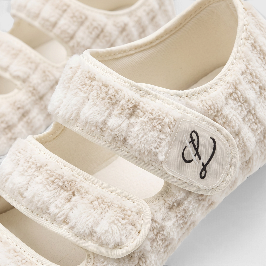 Chaussons Larges Toutes Saisons à Double Bride & Semelle Souple Antidérapante – Confort Pieds Sensibles