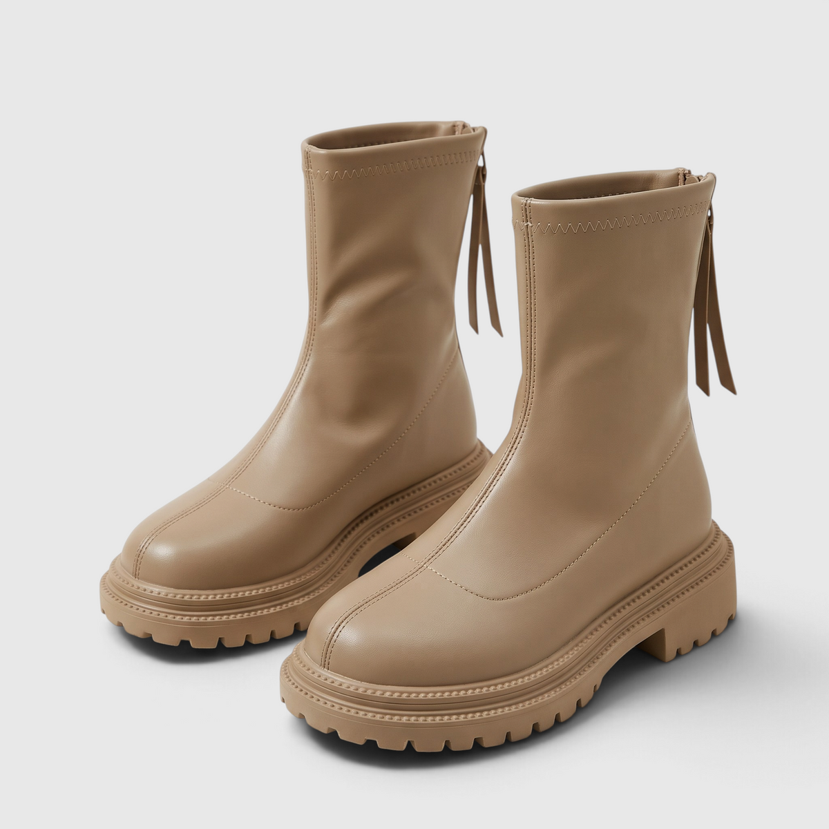 Bottines Chelsea Montantes en Cuir Souple avec Zip Arrière & Semelle Crantée – Élégance & Marche Femme