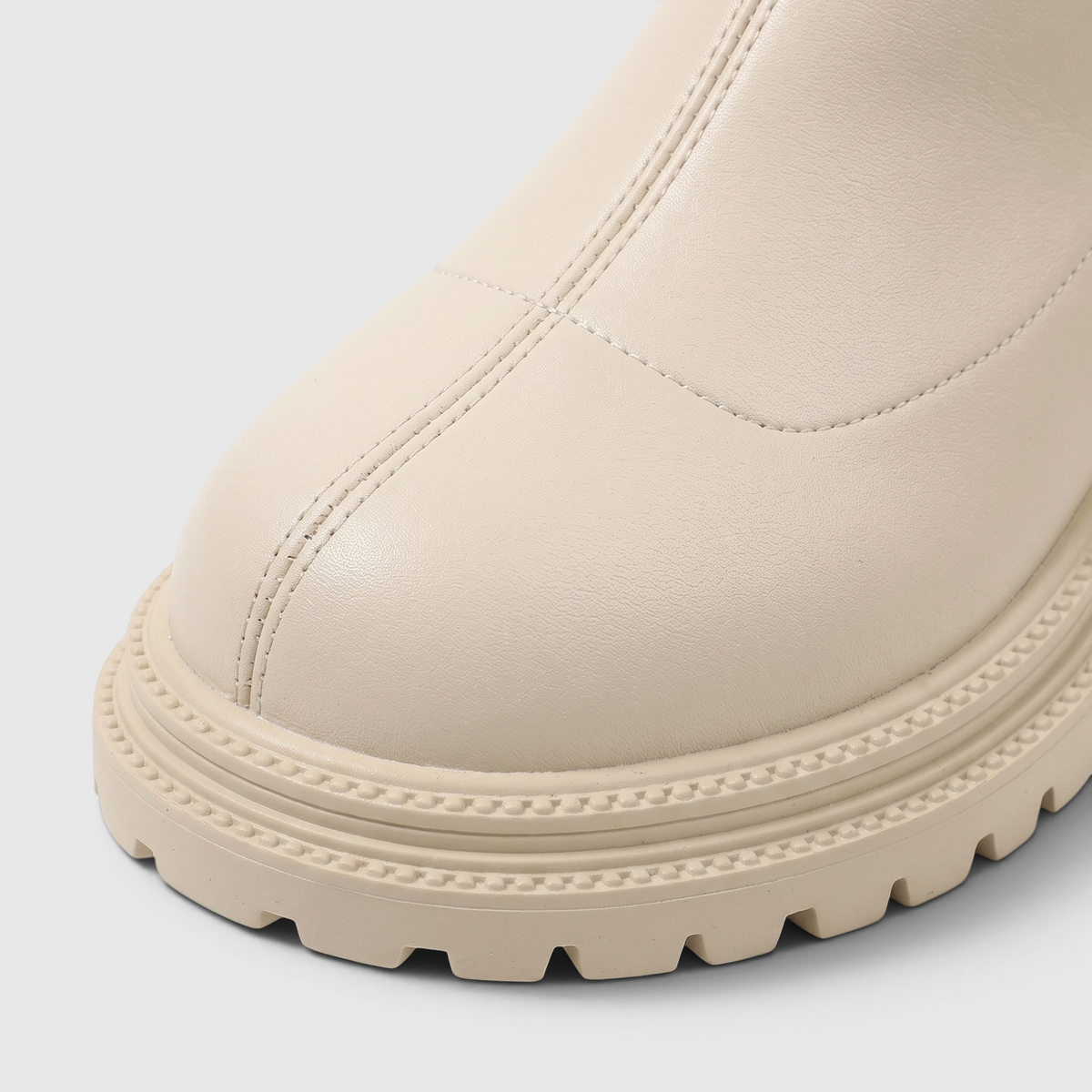 Bottines Chelsea Montantes en Cuir Souple avec Zip Arrière & Semelle Crantée – Élégance & Marche Femme