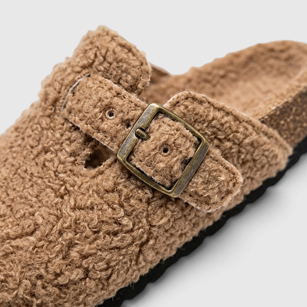 Sabots femme en fausse fourrure bouclée avec boucle – Mules d'hiver chaudes, douces et confortables à semelle liège