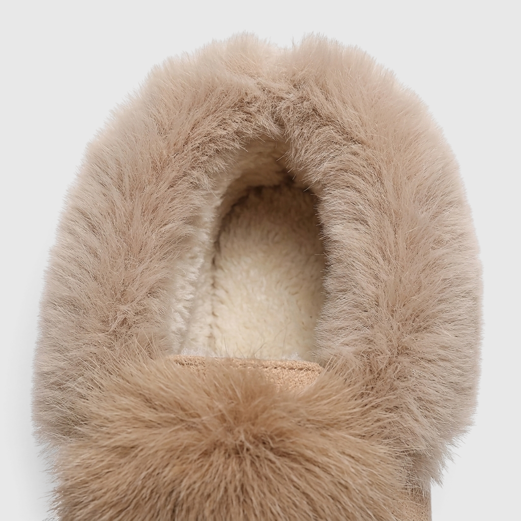 Mocassins femme à enfiler avec boucle dorée et fausse fourrure – Chaussons doux, légers et confortables