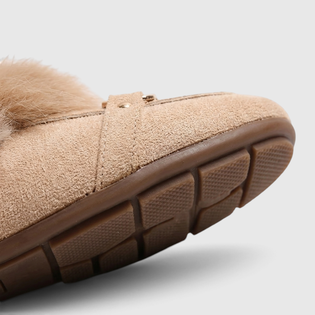 Mocassins femme à enfiler avec boucle dorée et fausse fourrure – Chaussons doux, légers et confortables