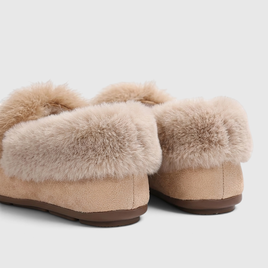 Mocassins femme à enfiler avec boucle dorée et fausse fourrure – Chaussons doux, légers et confortables