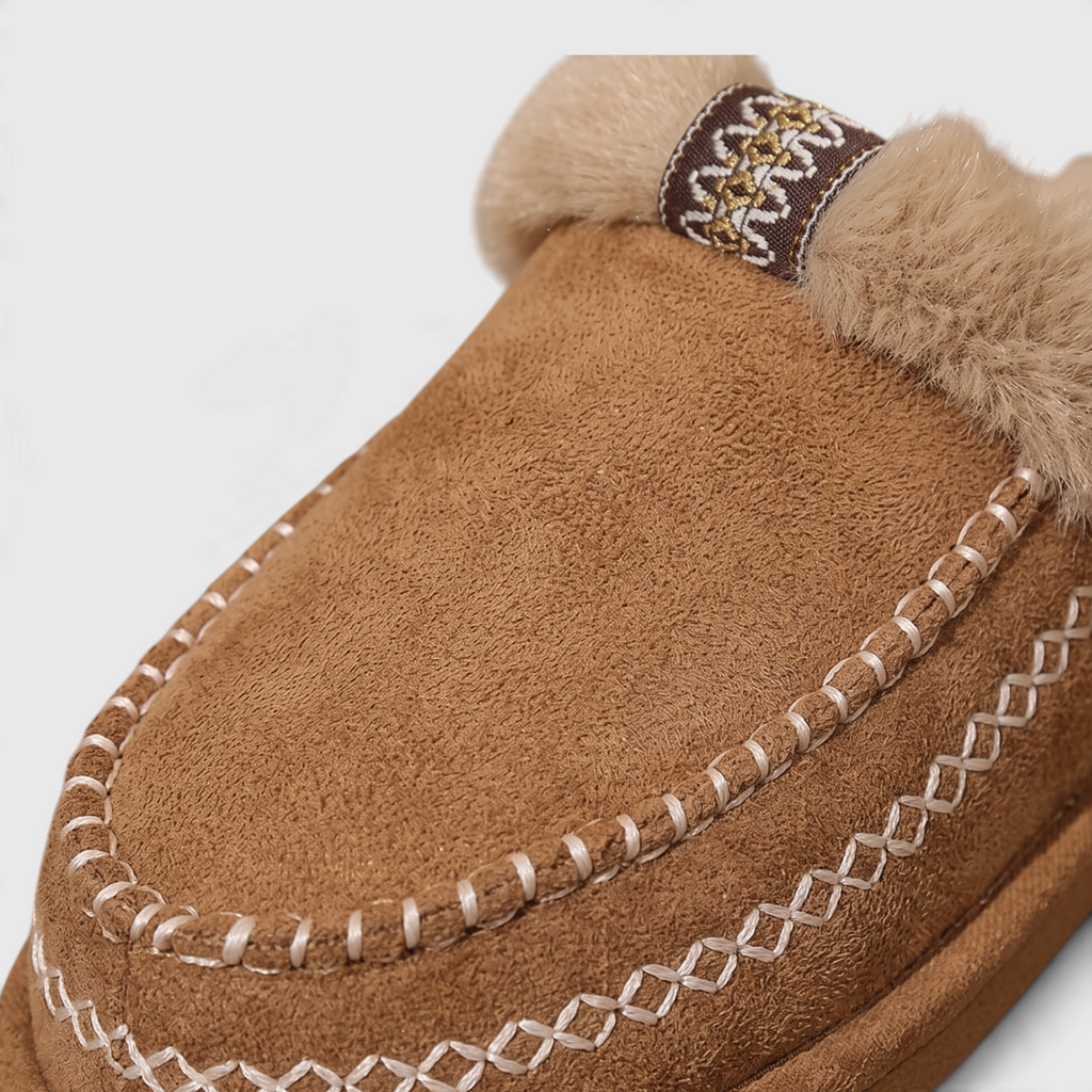 Mules Sabots d'Intérieur Style Mocassin Fourrées à Surpiqûres – Chaleur, Cocooning & Semelle Extérieure Mixte