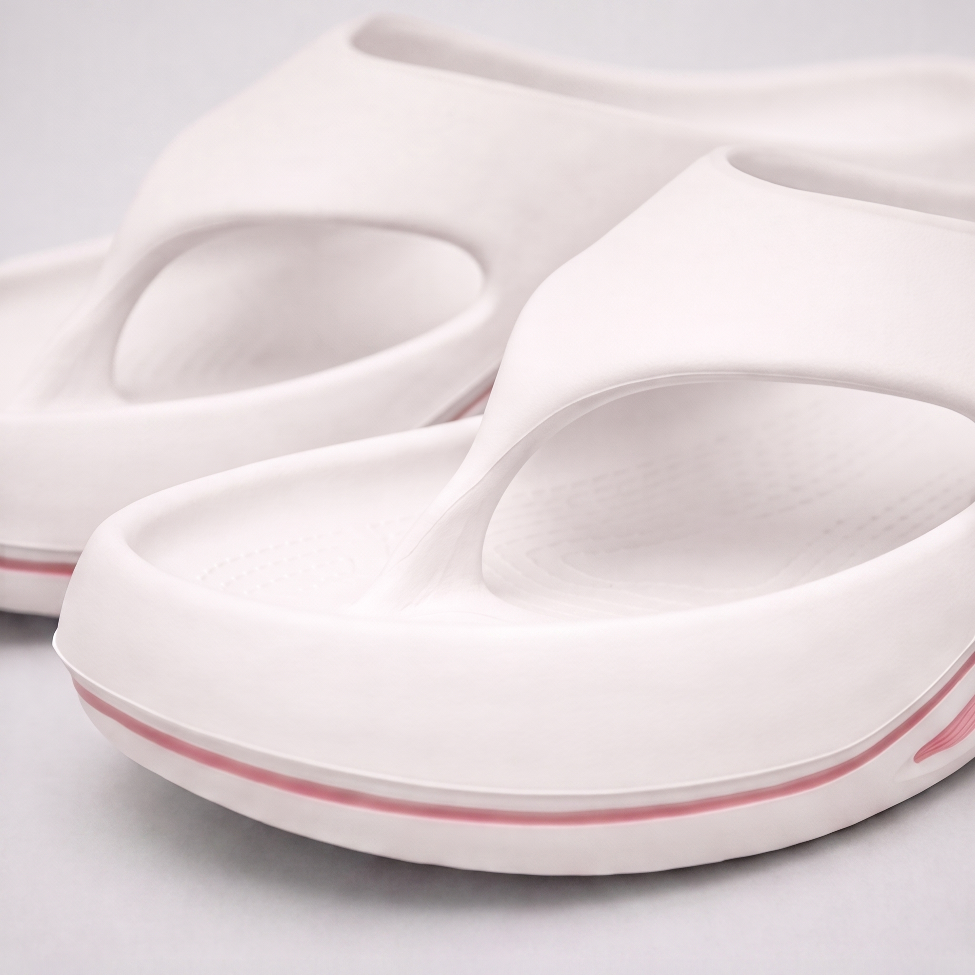 Tongs semelle galbée - soutien de la voûte, confort optimal